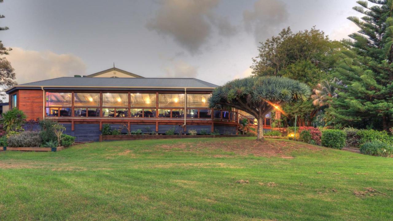 Paradise Hotel & Resort Burnt Pine Exterior photo